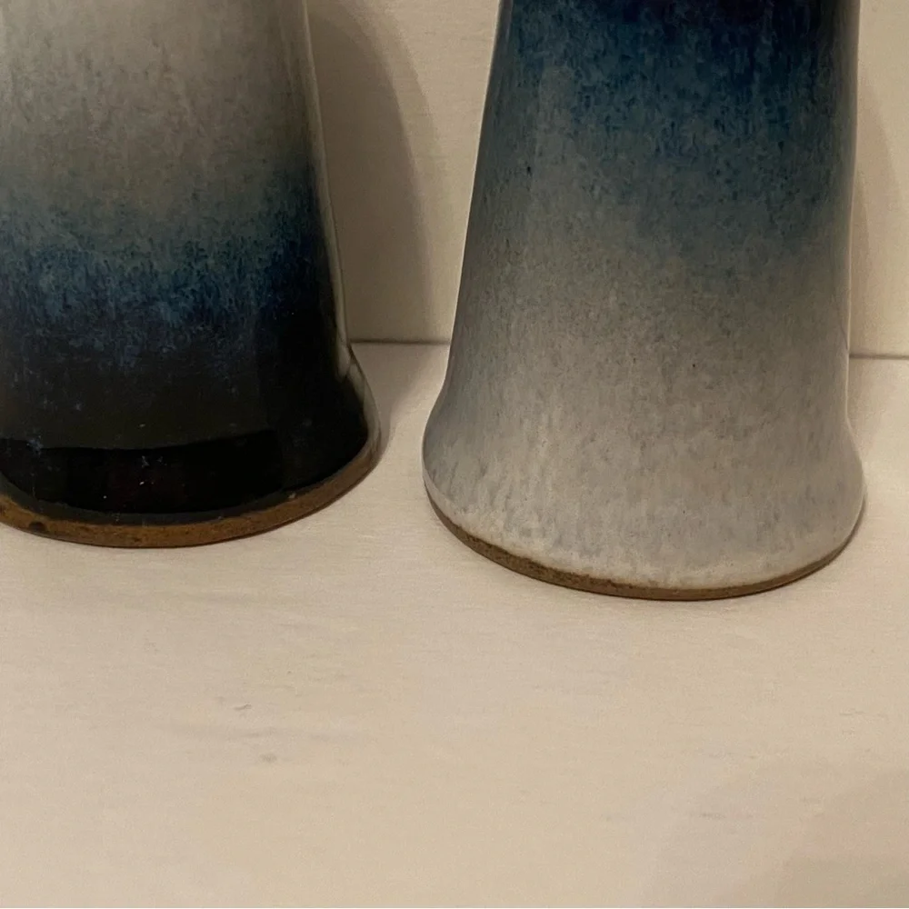 PETER POTS SALT PEPPER PAIR CAT KITTEN BLUE POTTERY NEW UNUSED HANDMADE HOME